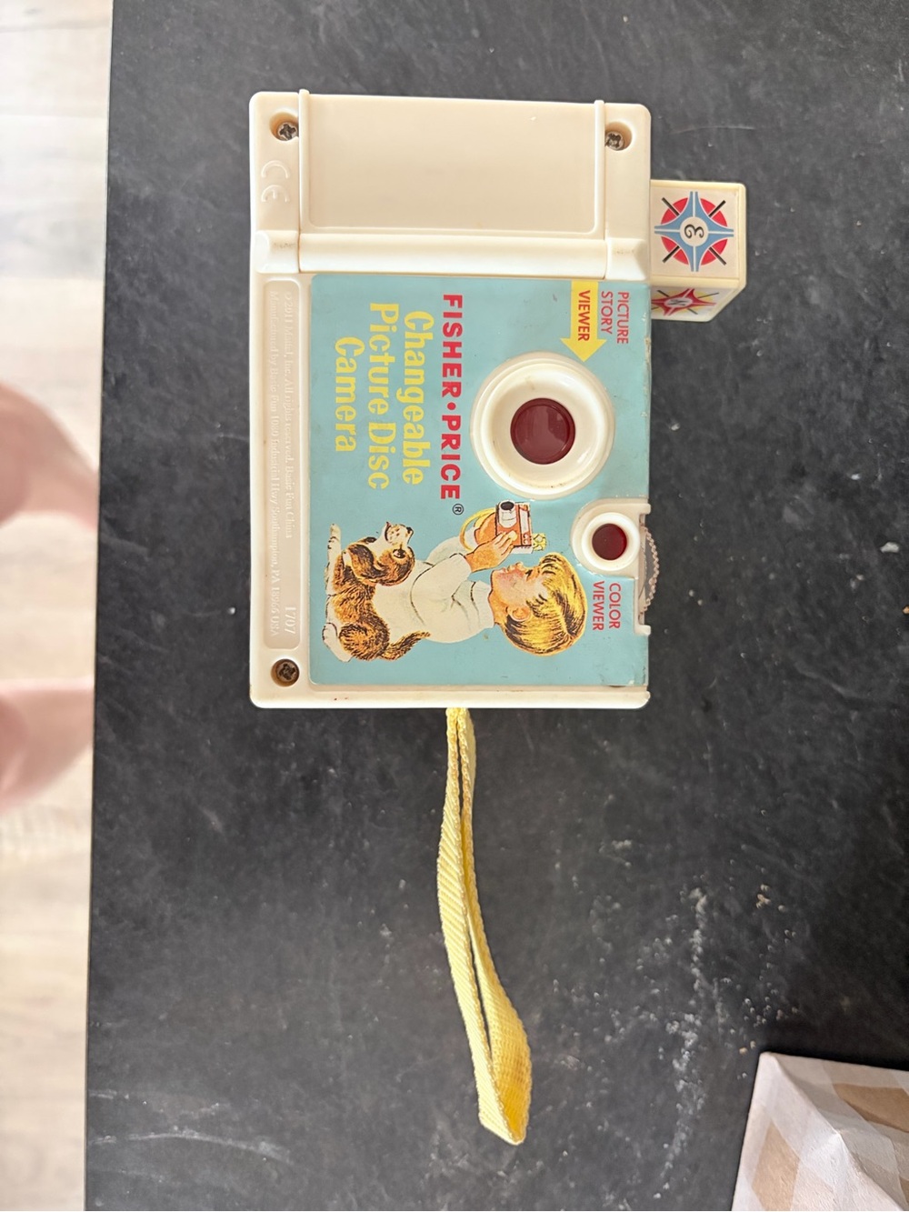 Vintage: 1968: Fisher-Price Cream and Light Blue Changeable Picture Disc Camera